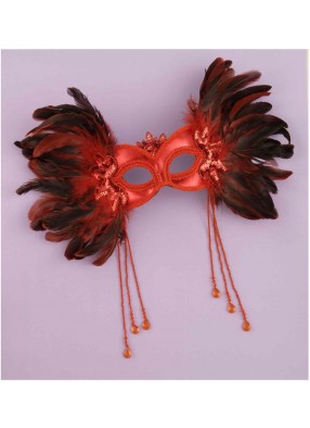 Красная венецианская полумаска с перьями по бокам