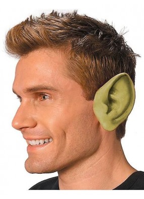 Заостренные уши зеленого цвета