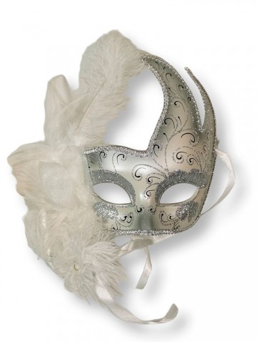 Белая венецианская маска с пером