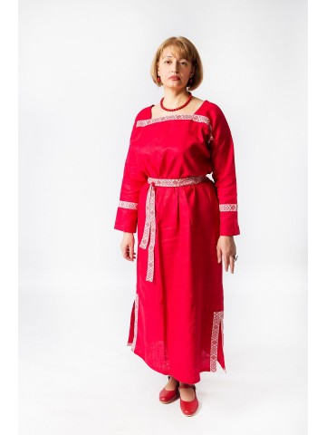 Красное народное платье из льна