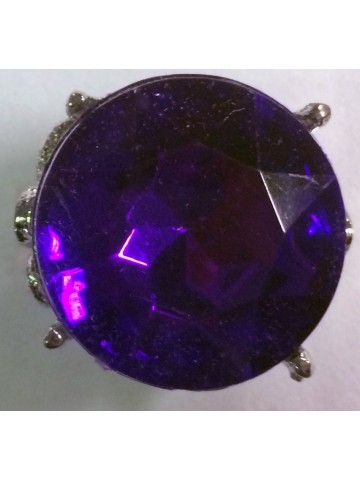 Круглое фиолетовое кольцо