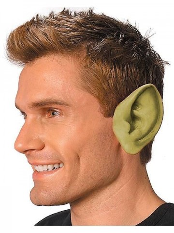 Заостренные уши зеленого цвета