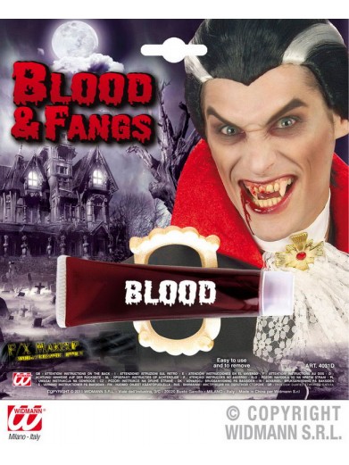 Челюсти вампира с кровью