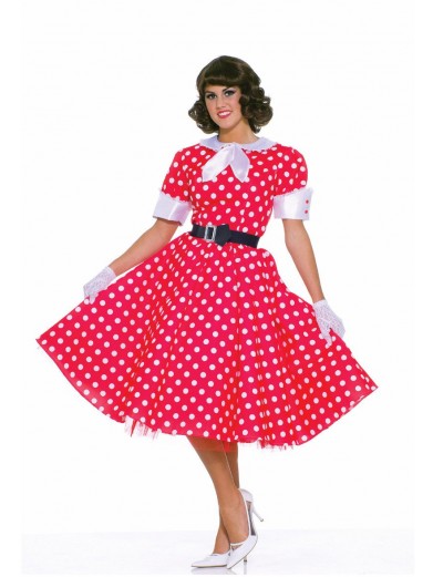 Красное в белый горошек платье девушки-стиляги 50-х